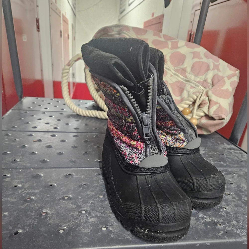 Multicolor Patterned Winter Boots - Picture 1 of 4